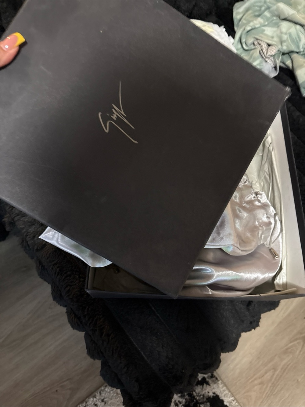 Giuseppe Zanotti Gold Leaf Sculptural Stiletto Sandals - Picture 4 of 4